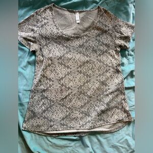 XL LuLaRoe Classic Tee Women’s Top